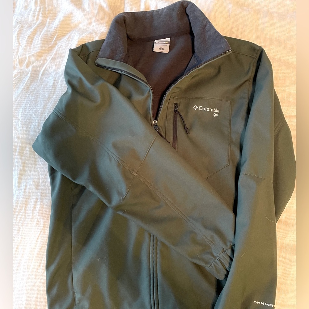 Men’s Medium Colombia GRT soft-shell jacket, Forest Green